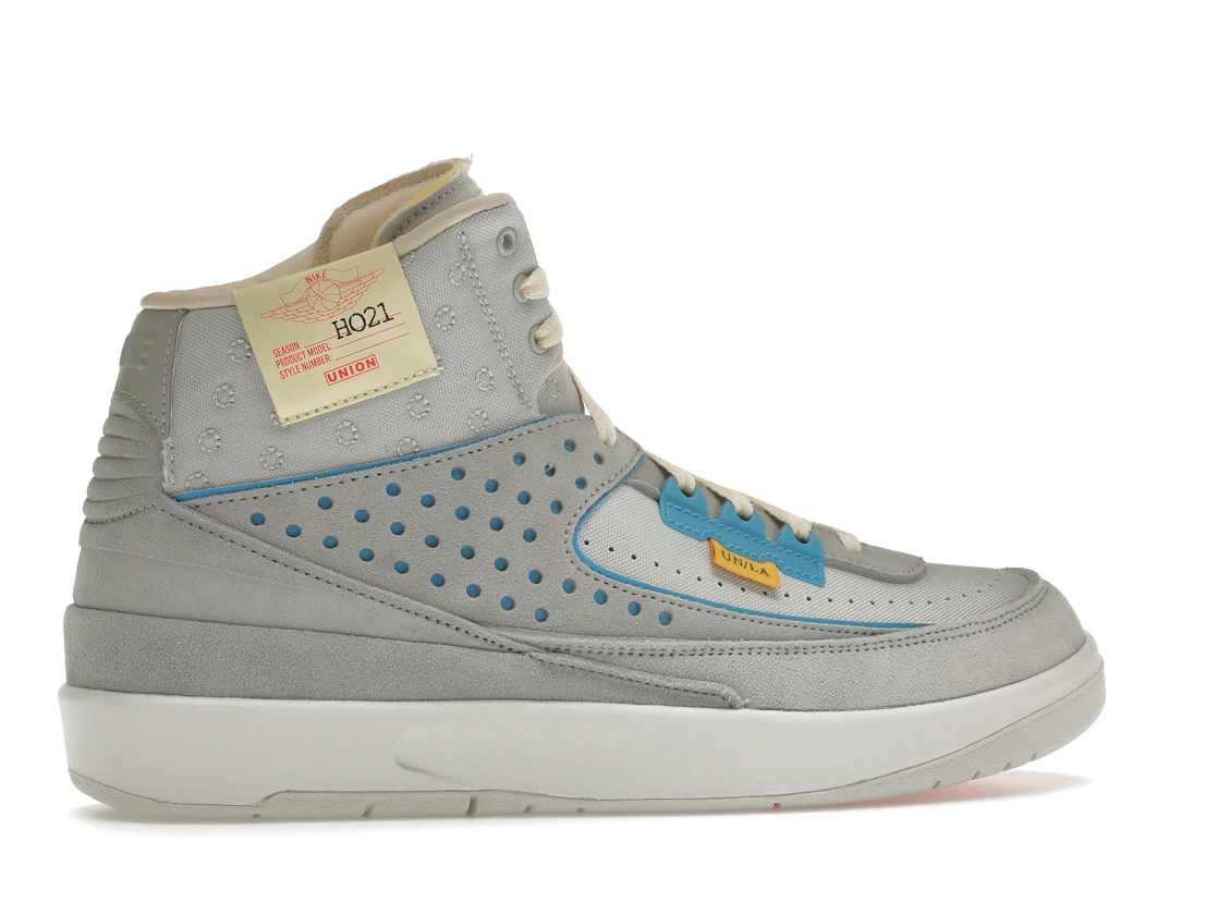 Vue 35 de Jordan 2 Retro SP Union Grey Fog