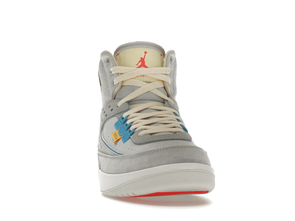 Vue 9 de Jordan 2 Retro SP Union Grey Fog