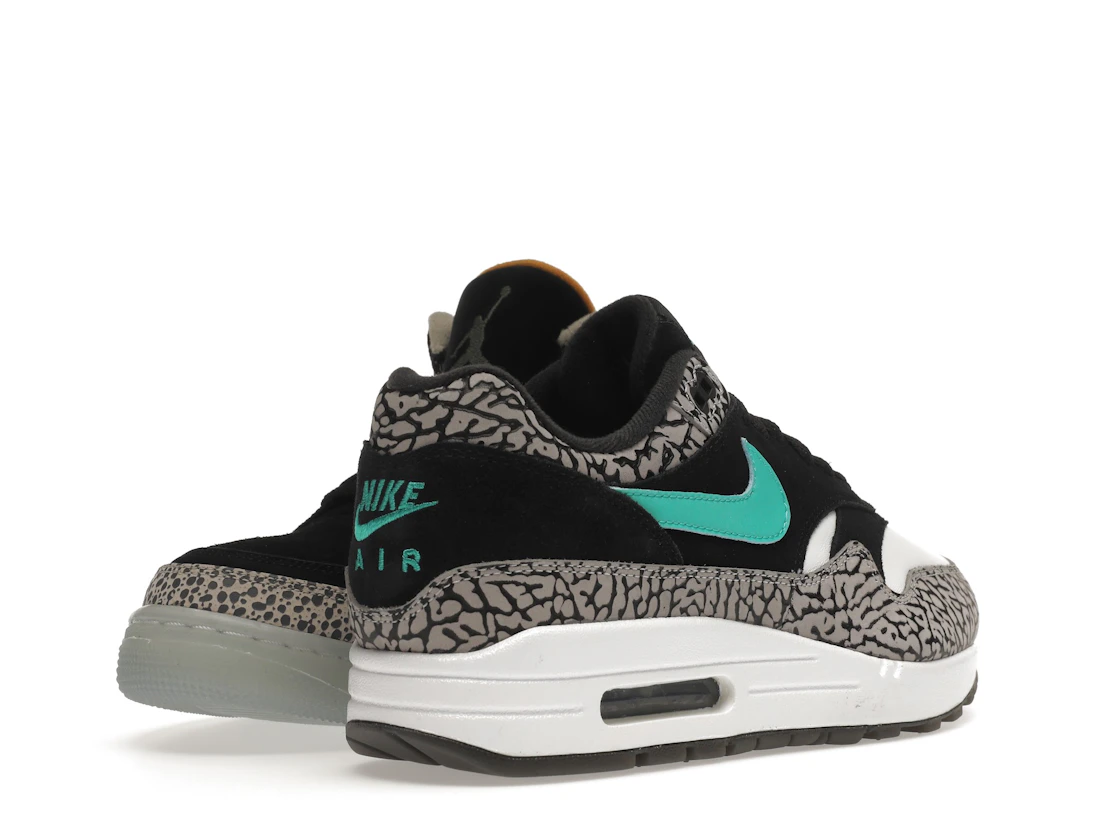 Vue 14 de Jordan 3 Retro & Nike Air Max 1 atmos Pack