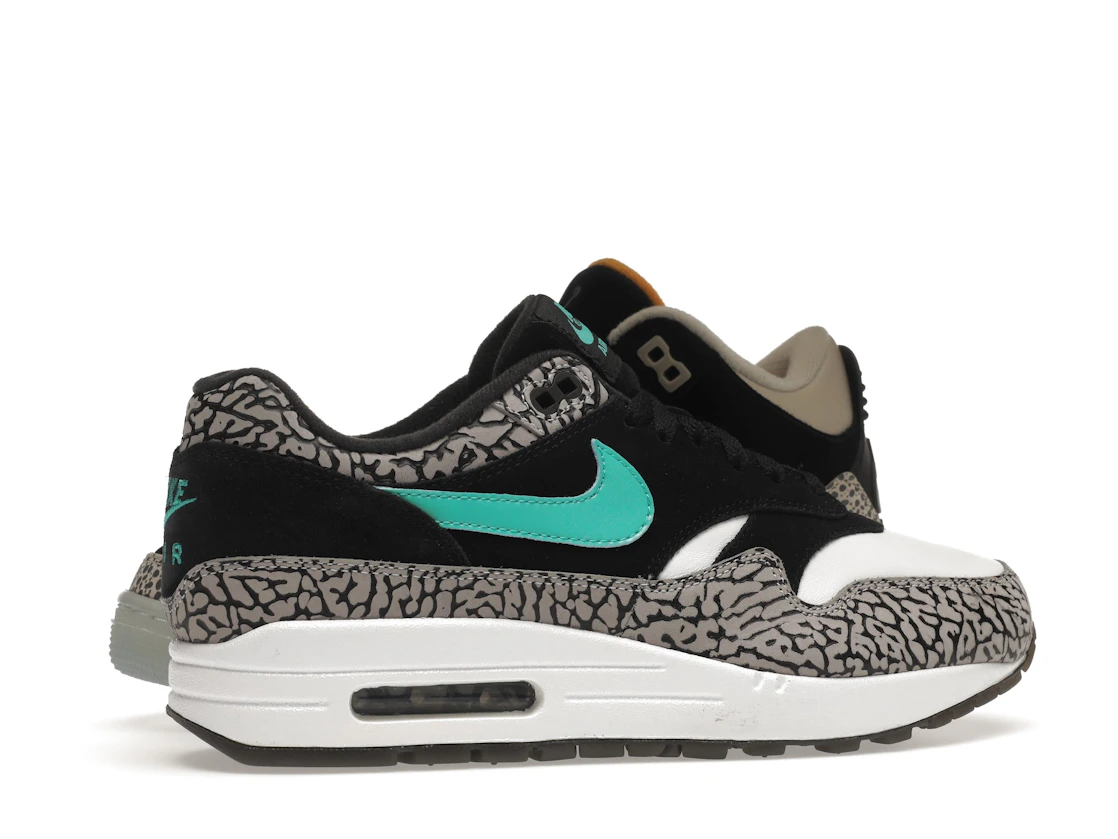 Vue 17 de Jordan 3 Retro & Nike Air Max 1 atmos Pack