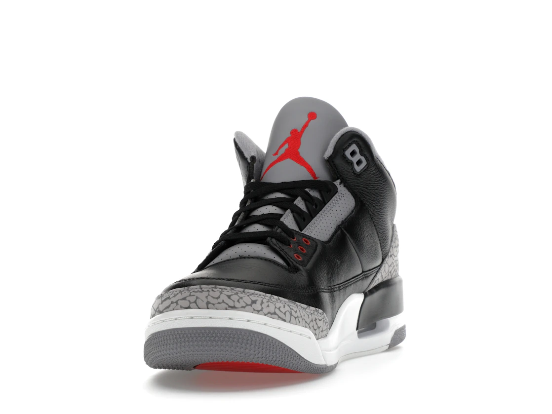 Vue 12 de Jordan 3 Retro OG Black Cement (2024)
