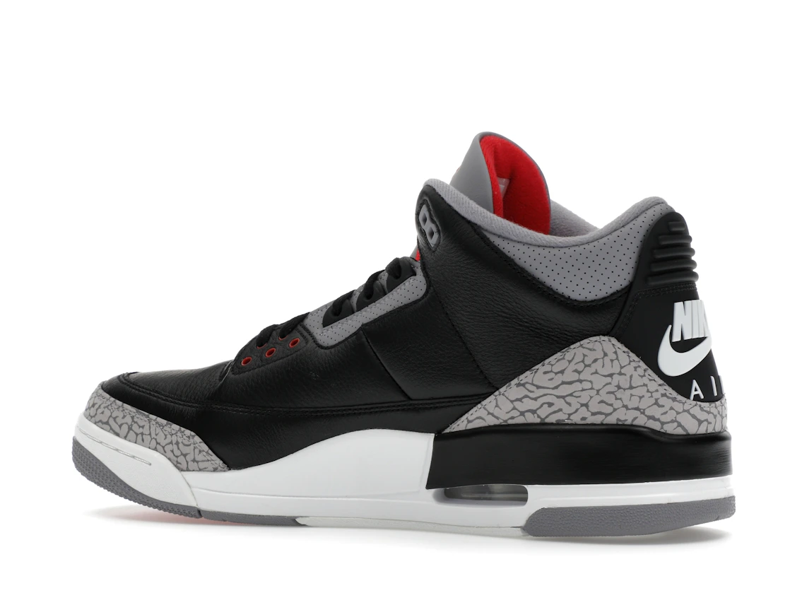 Vue 22 de Jordan 3 Retro OG Black Cement (2024)