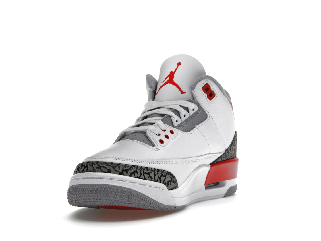 Vue 13 de Jordan 3 Retro Fire Red (2022)