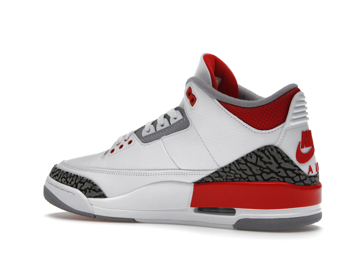 Vue 22 de Jordan 3 Retro Fire Red (2022)