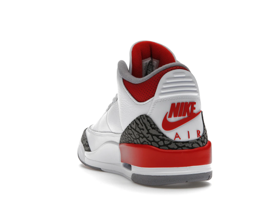 Vue 26 de Jordan 3 Retro Fire Red (2022)