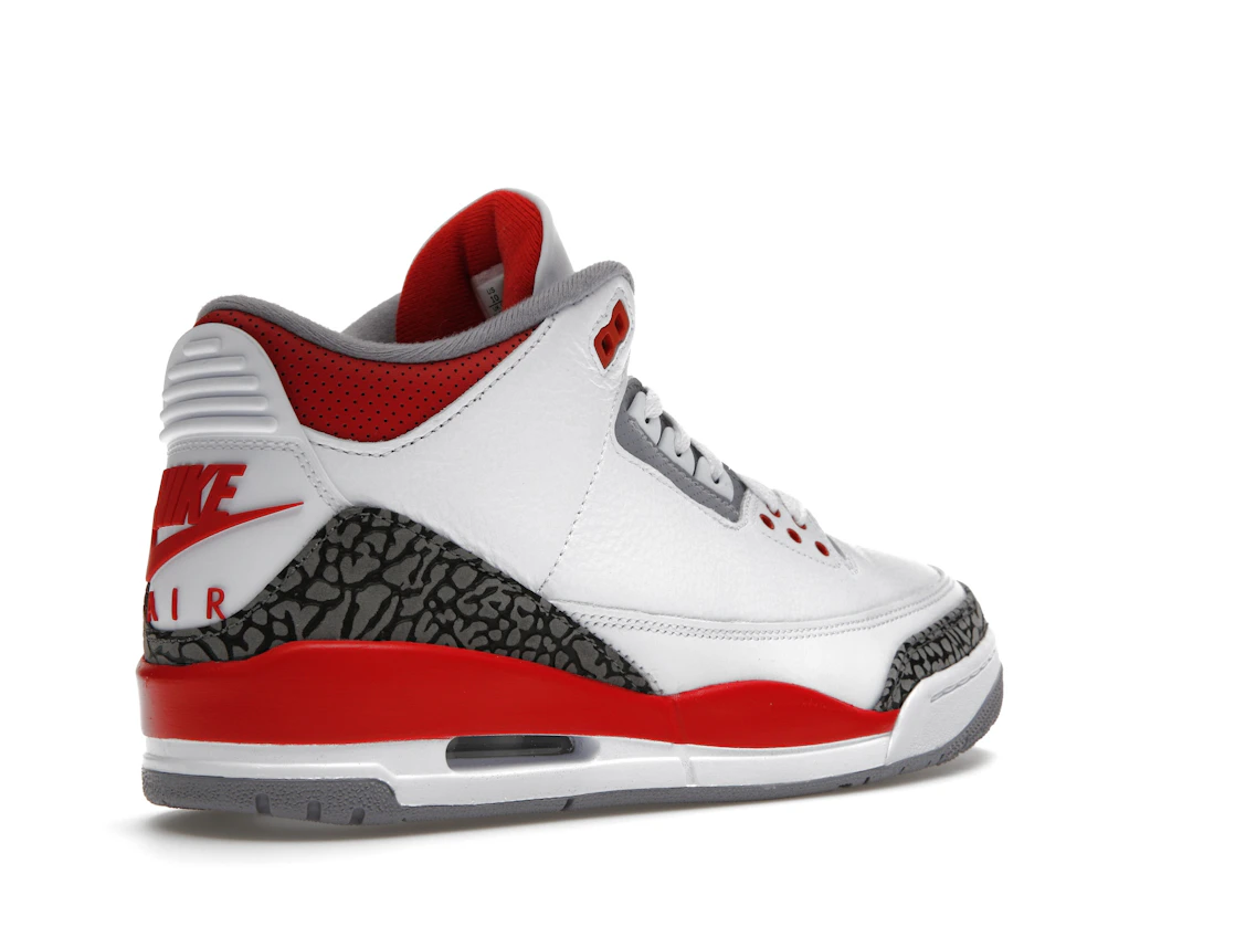 Vue 33 de Jordan 3 Retro Fire Red (2022)