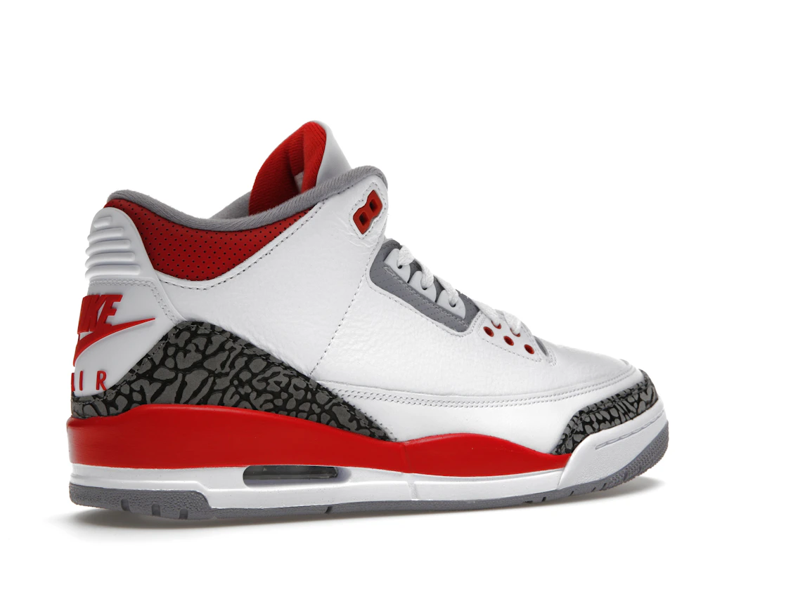 Vue 34 de Jordan 3 Retro Fire Red (2022)