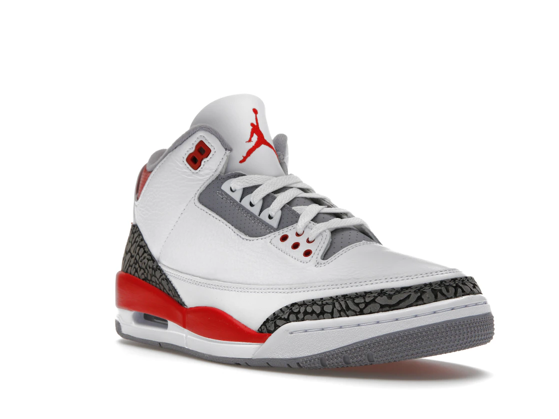 Vue 6 de Jordan 3 Retro Fire Red (2022)
