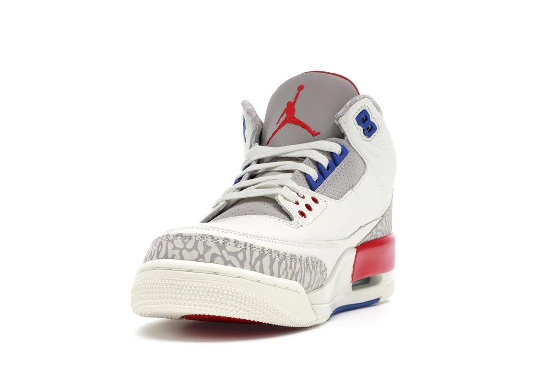 Vue 13 de Jordan 3 Retro International Flight