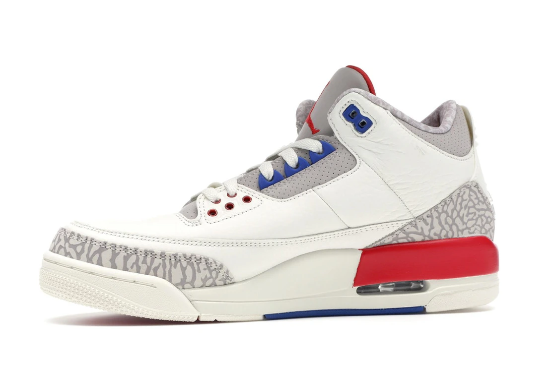 Vue 18 de Jordan 3 Retro International Flight