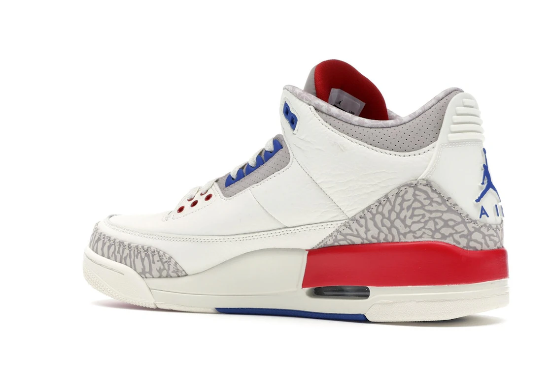 Vue 23 de Jordan 3 Retro International Flight