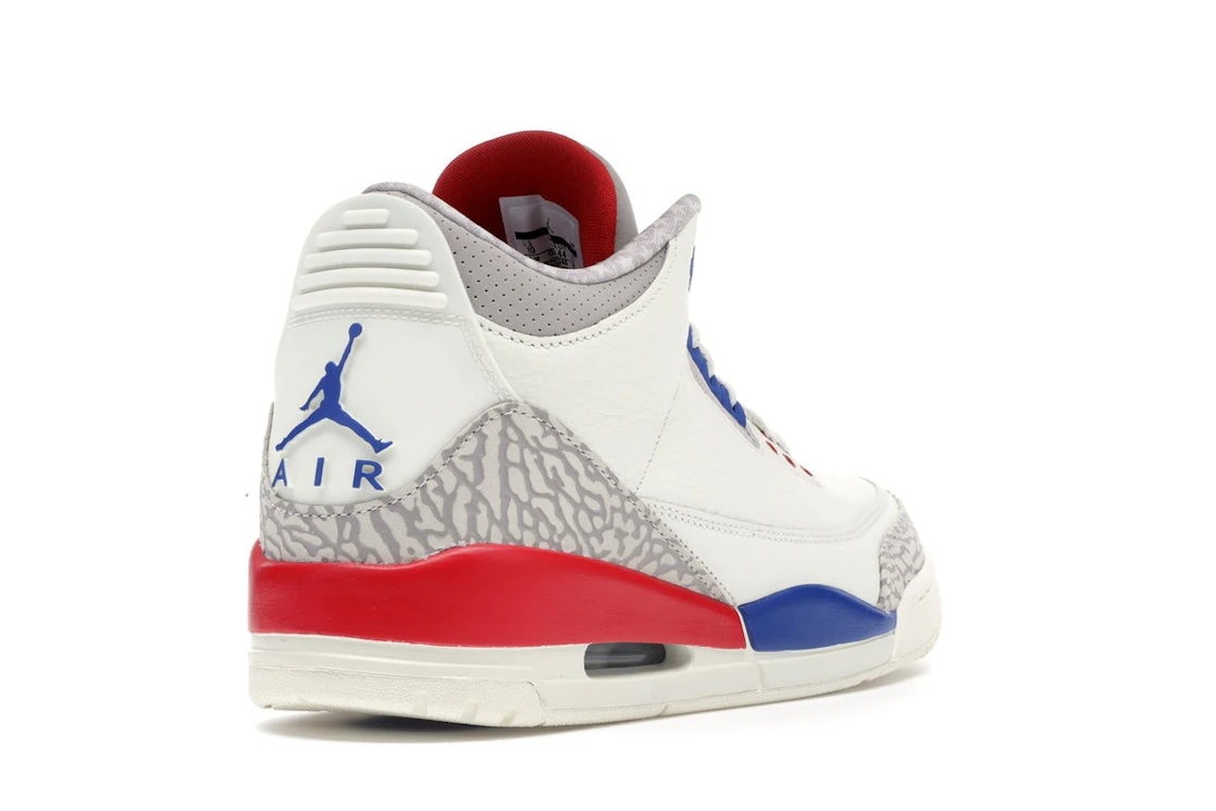 Vue 32 de Jordan 3 Retro International Flight