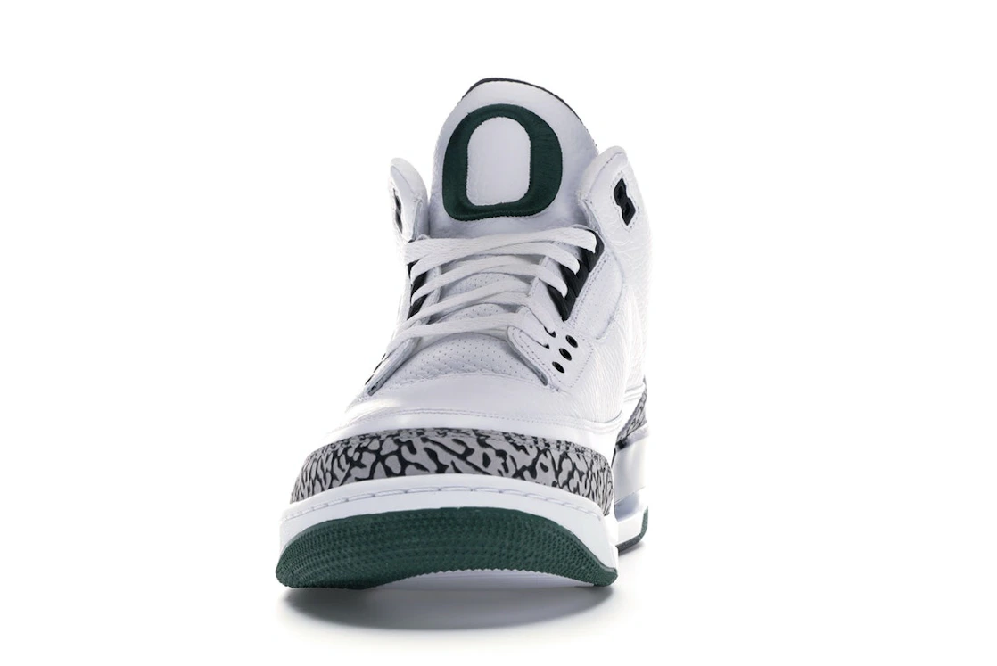 Vue 11 de Jordan 3 Retro Oregon Ducks Pit Crew White
