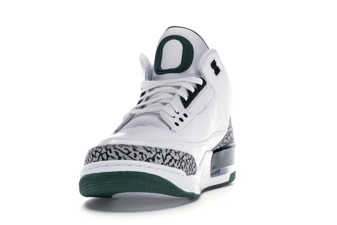 Vue 12 de Jordan 3 Retro Oregon Ducks Pit Crew White