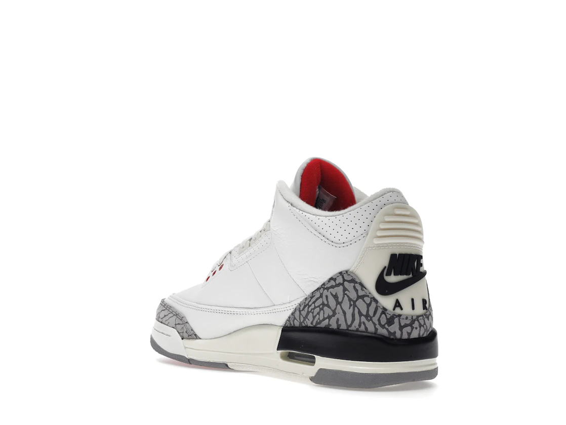 Vue 24 de Jordan 3 Retro White Cement Reimagined (GS)