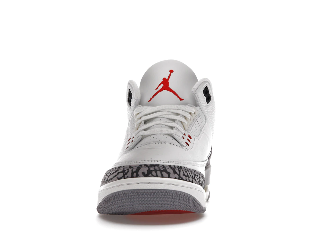 Vue 11 de Jordan 3 Retro White Cement Reimagined