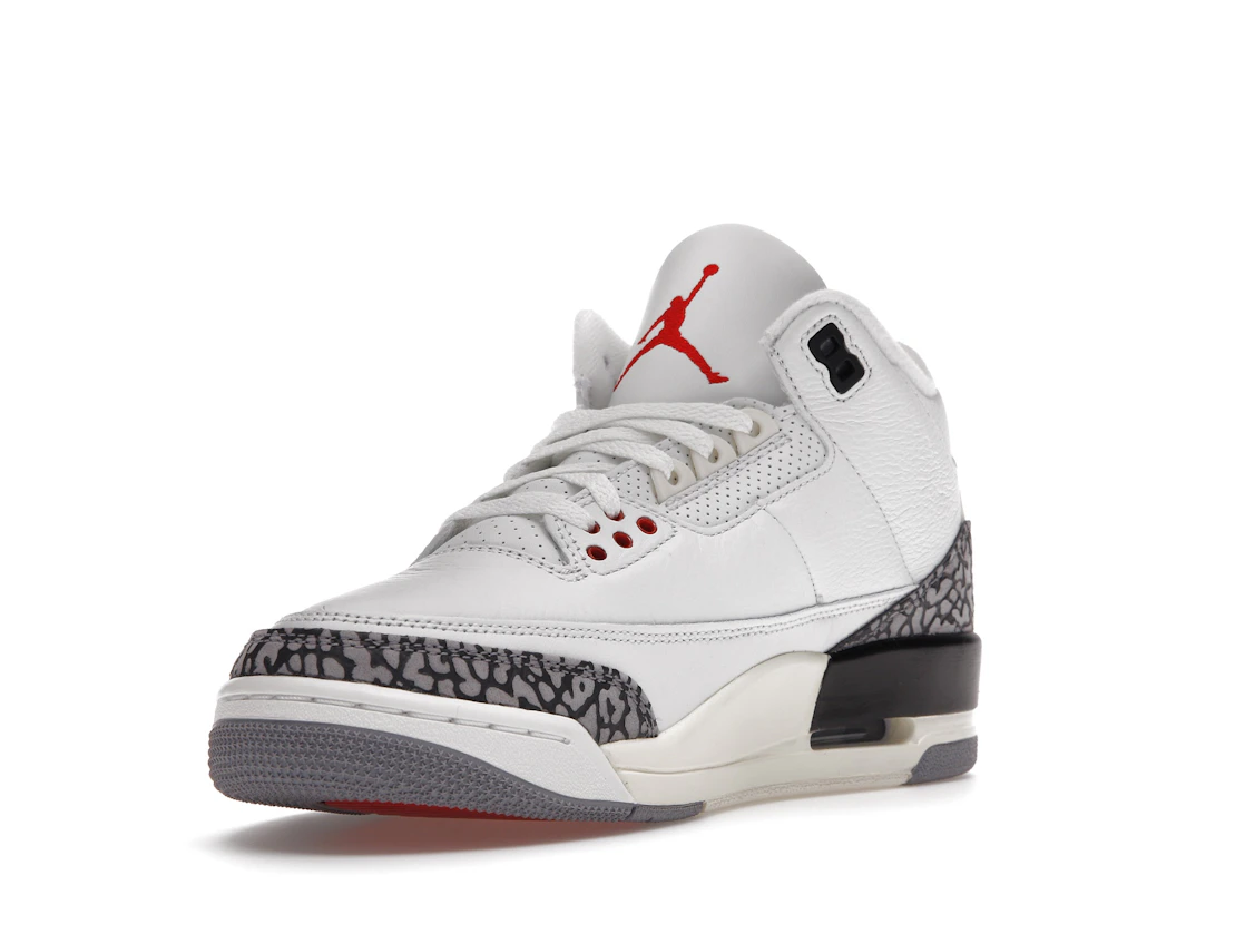Vue 14 de Jordan 3 Retro White Cement Reimagined