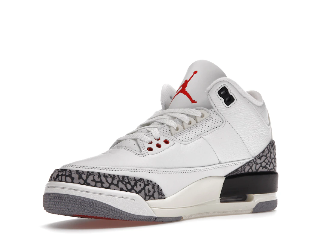 Vue 15 de Jordan 3 Retro White Cement Reimagined