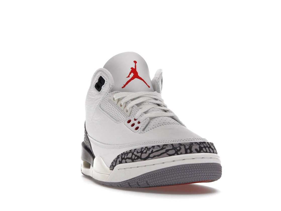 Vue 8 de Jordan 3 Retro White Cement Reimagined