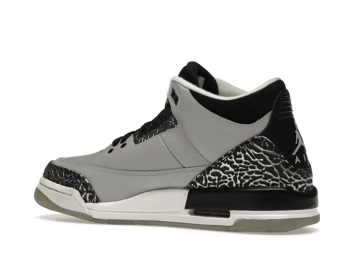 Vue 22 de Jordan 3 Retro Wolf Grey (GS)