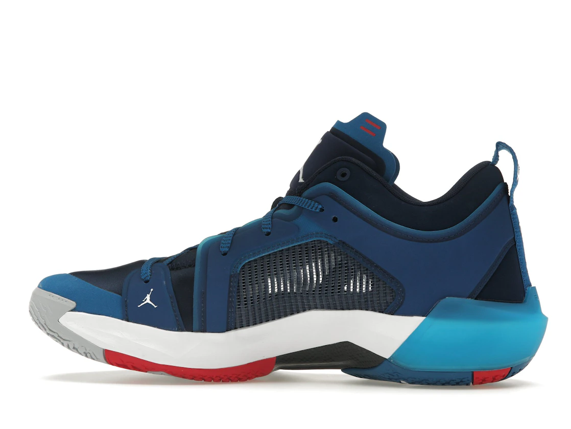Vue 20 de Jordan 37 Low Fraternity