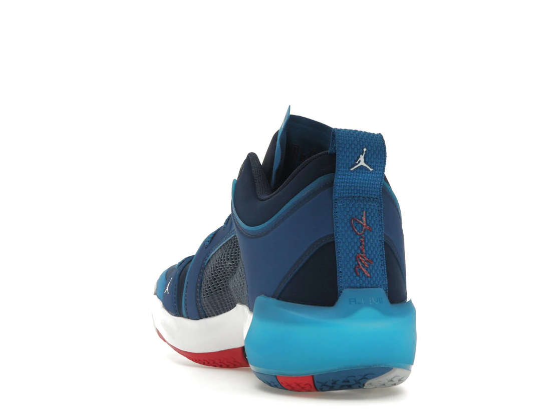 Vue 26 de Jordan 37 Low Fraternity