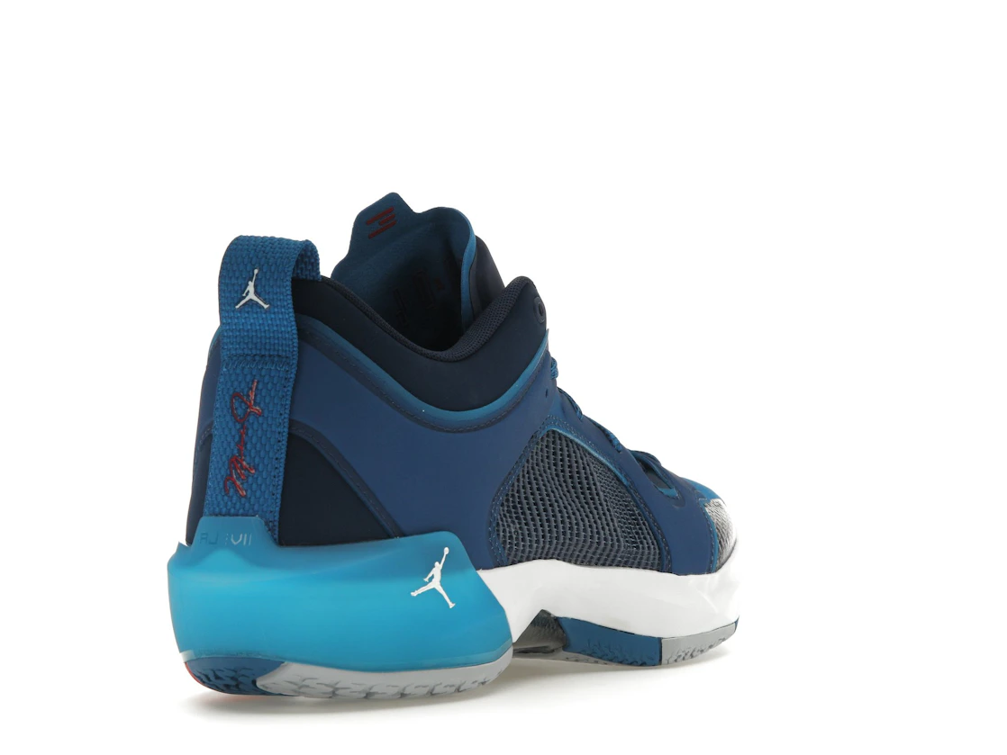 Vue 31 de Jordan 37 Low Fraternity