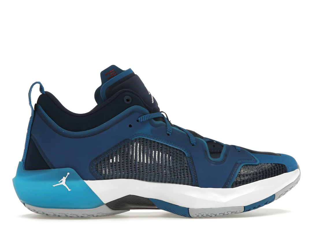 Vue 36 de Jordan 37 Low Fraternity