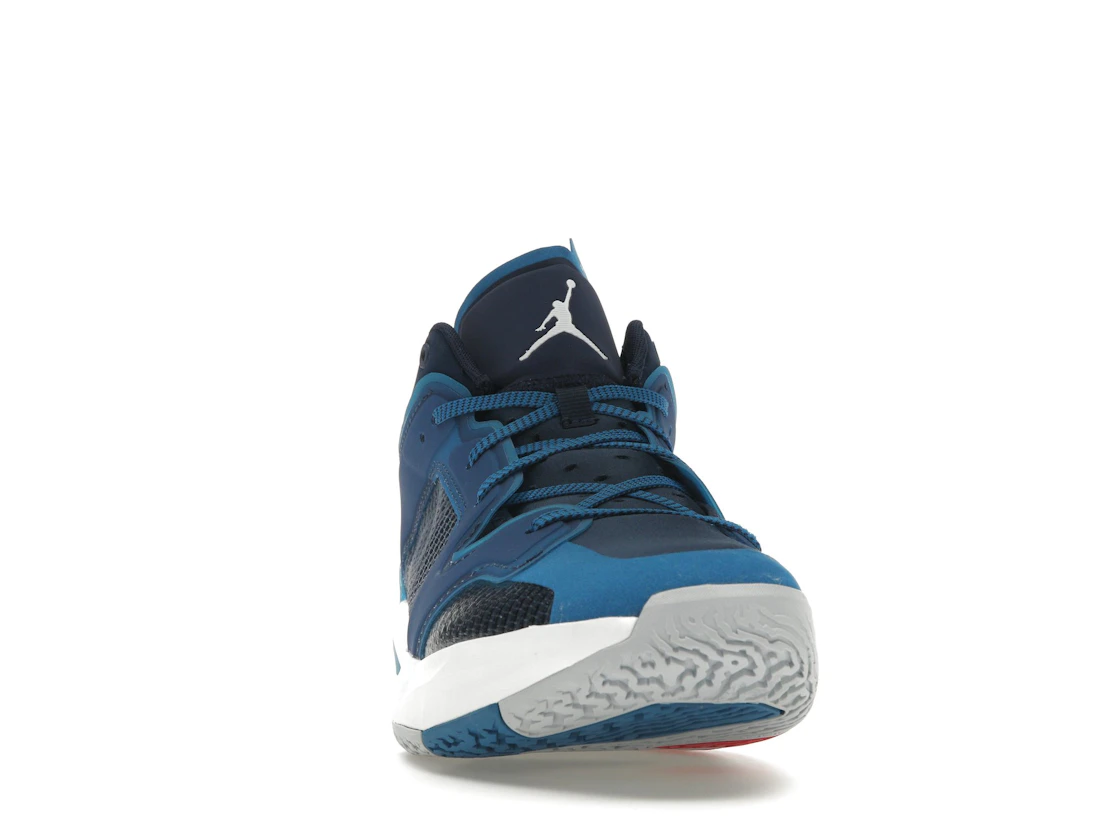 Vue 9 de Jordan 37 Low Fraternity
