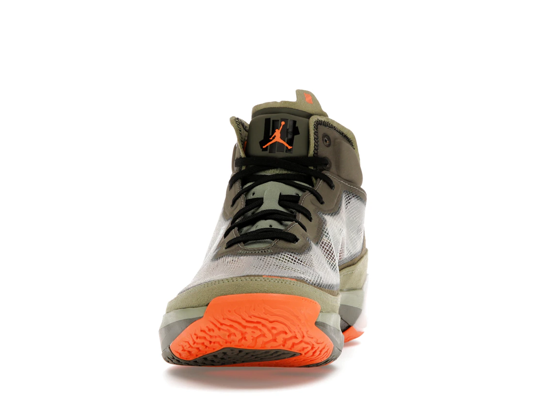 Vue 11 de Jordan 37 Undefeated
