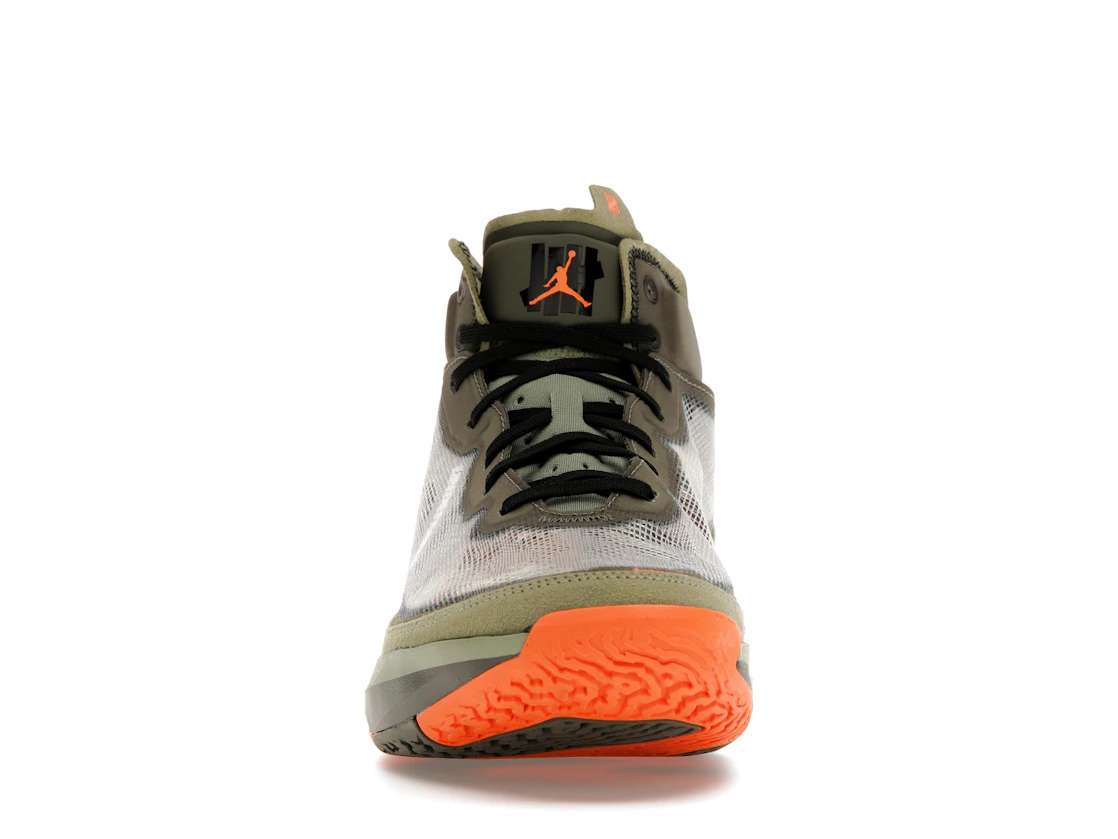 Vue 10 de Jordan 37 Undefeated