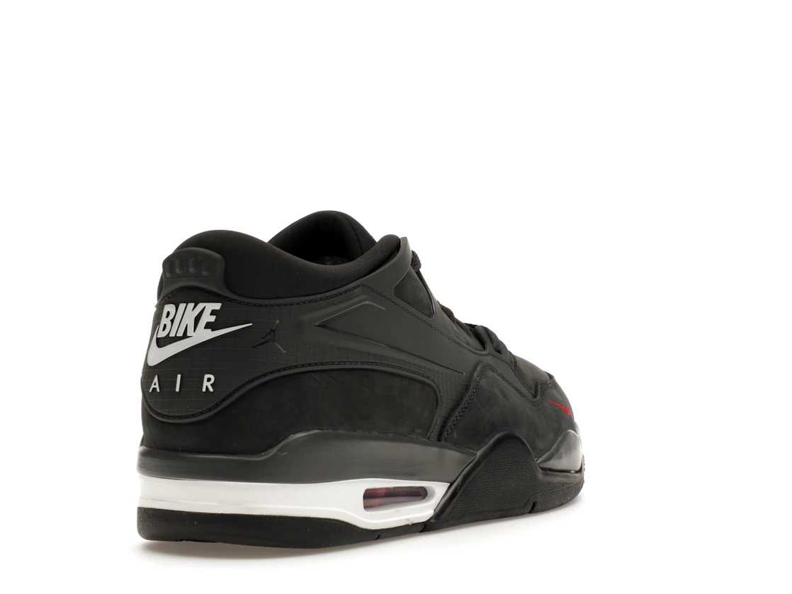 Vue 31 de Jordan 4 RM SP Nigel Sylvester Driveway Grey
