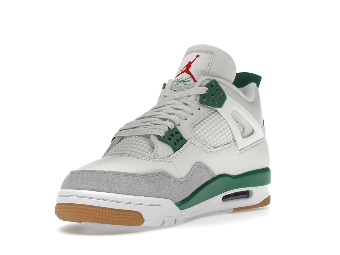 Vue 14 de Jordan 4 Retro SB Pine Green