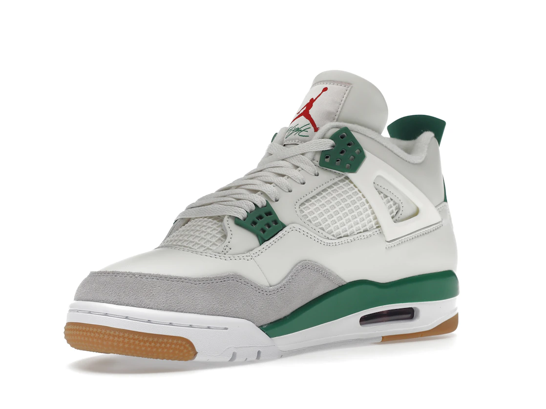 Vue 15 de Jordan 4 Retro SB Pine Green