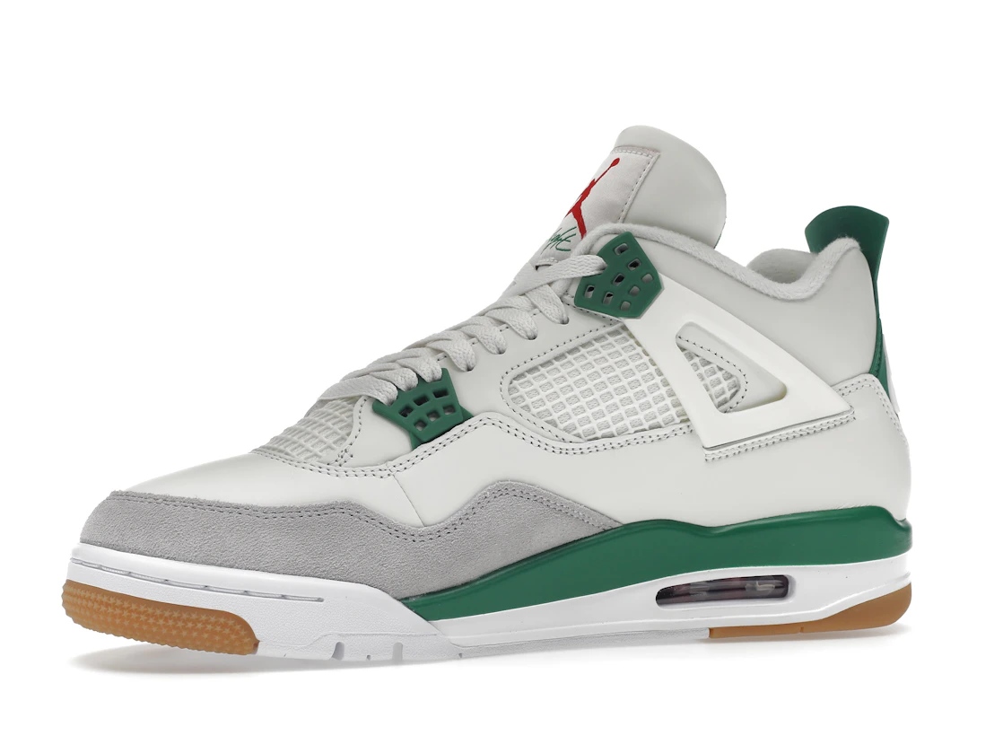 Vue 17 de Jordan 4 Retro SB Pine Green