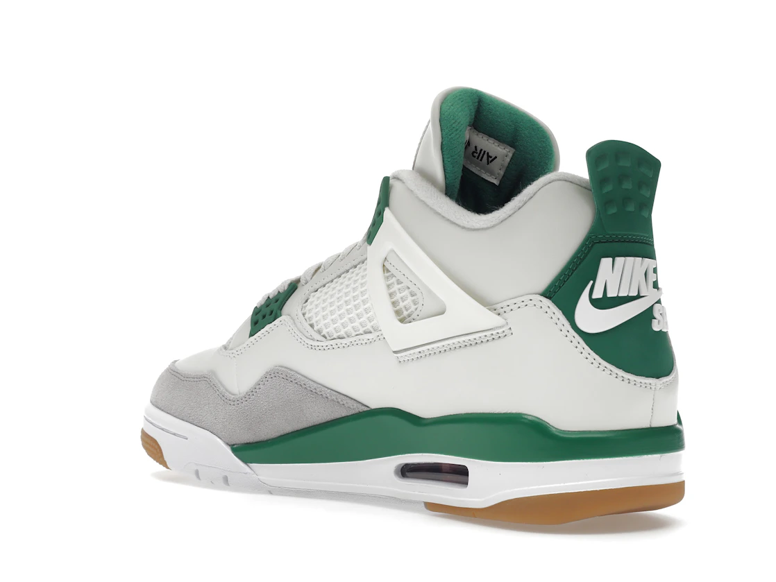 Vue 24 de Jordan 4 Retro SB Pine Green