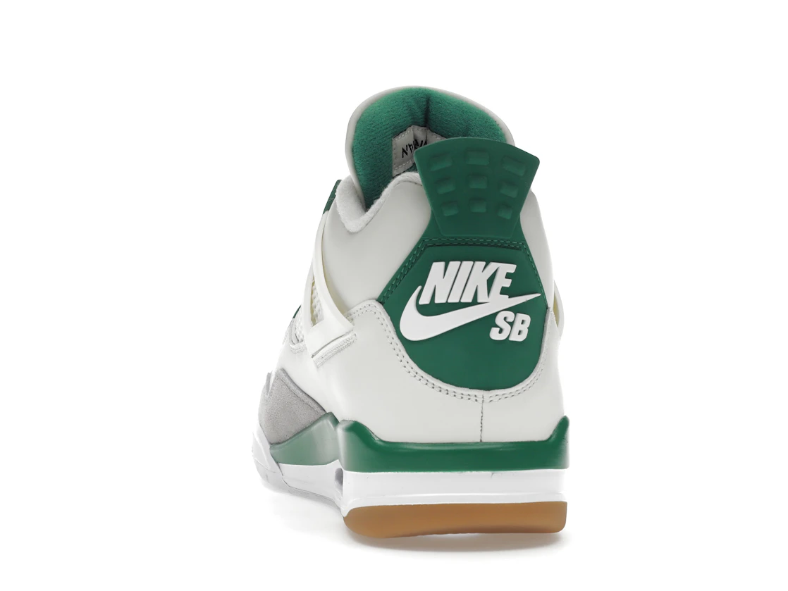 Vue 27 de Jordan 4 Retro SB Pine Green