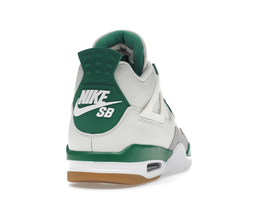 Vue 30 de Jordan 4 Retro SB Pine Green