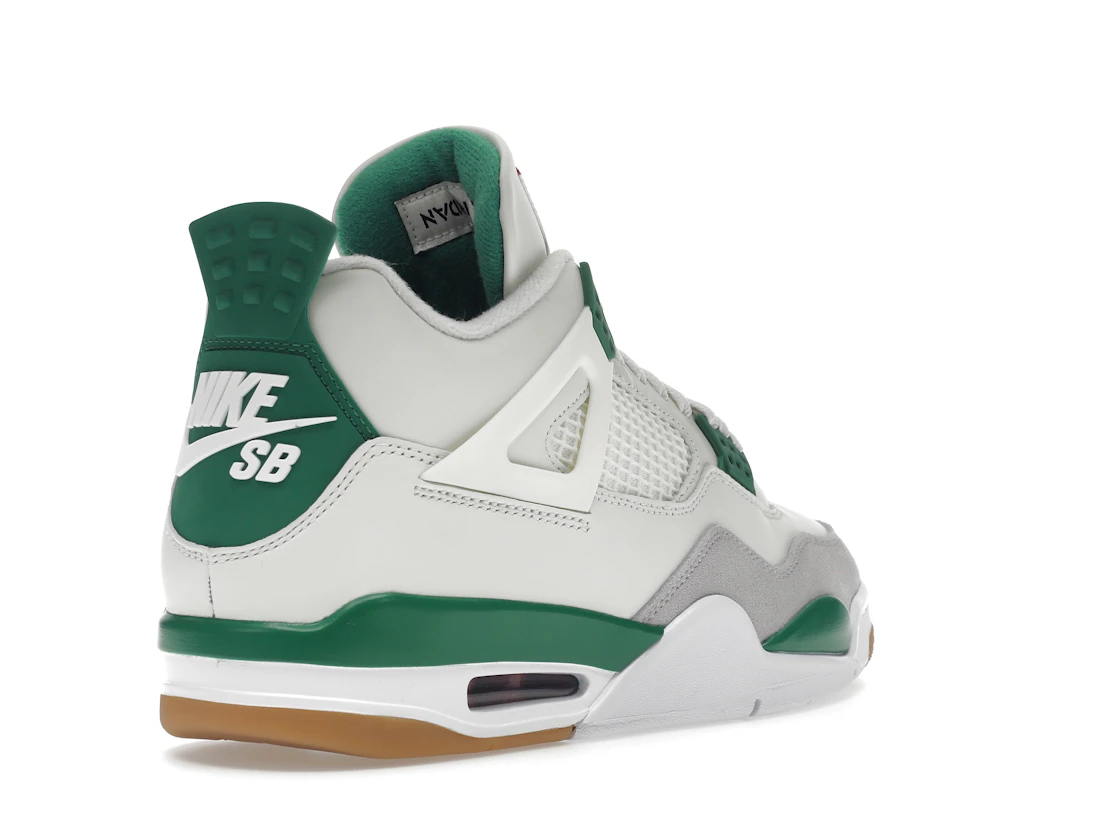 Vue 32 de Jordan 4 Retro SB Pine Green