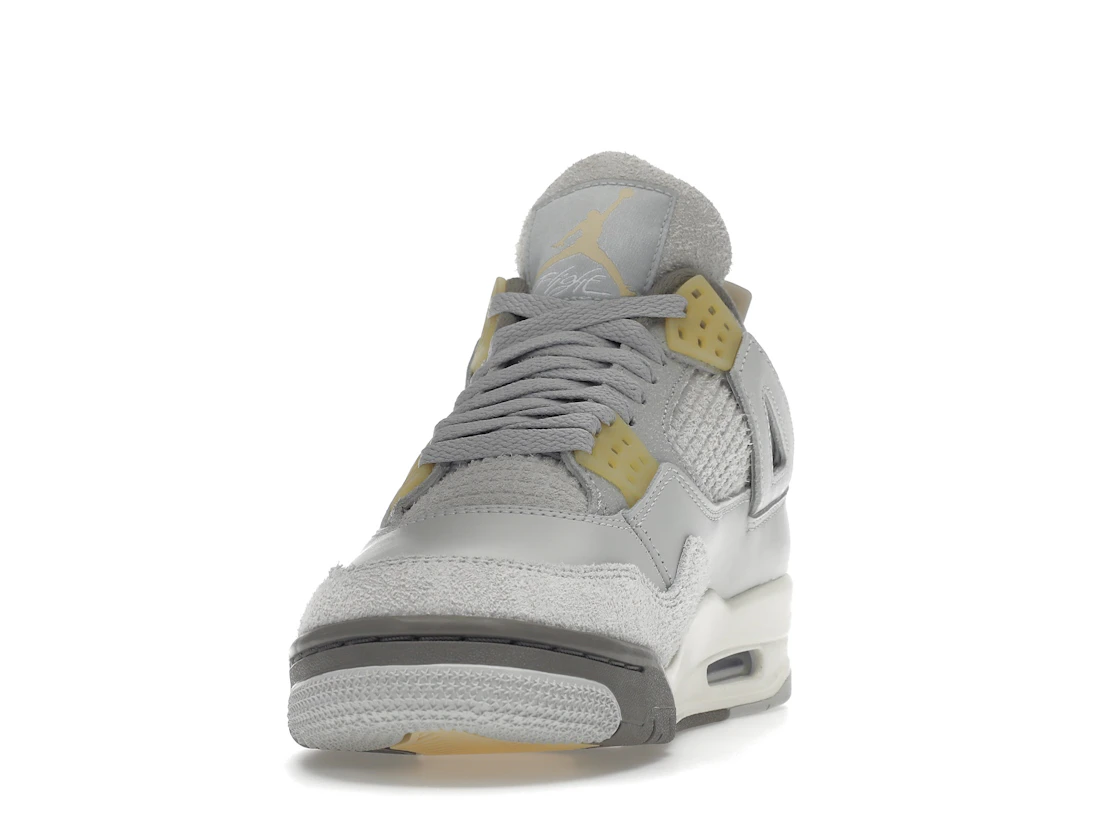 Vue 12 de Jordan 4 Retro SE Craft Photon Dust