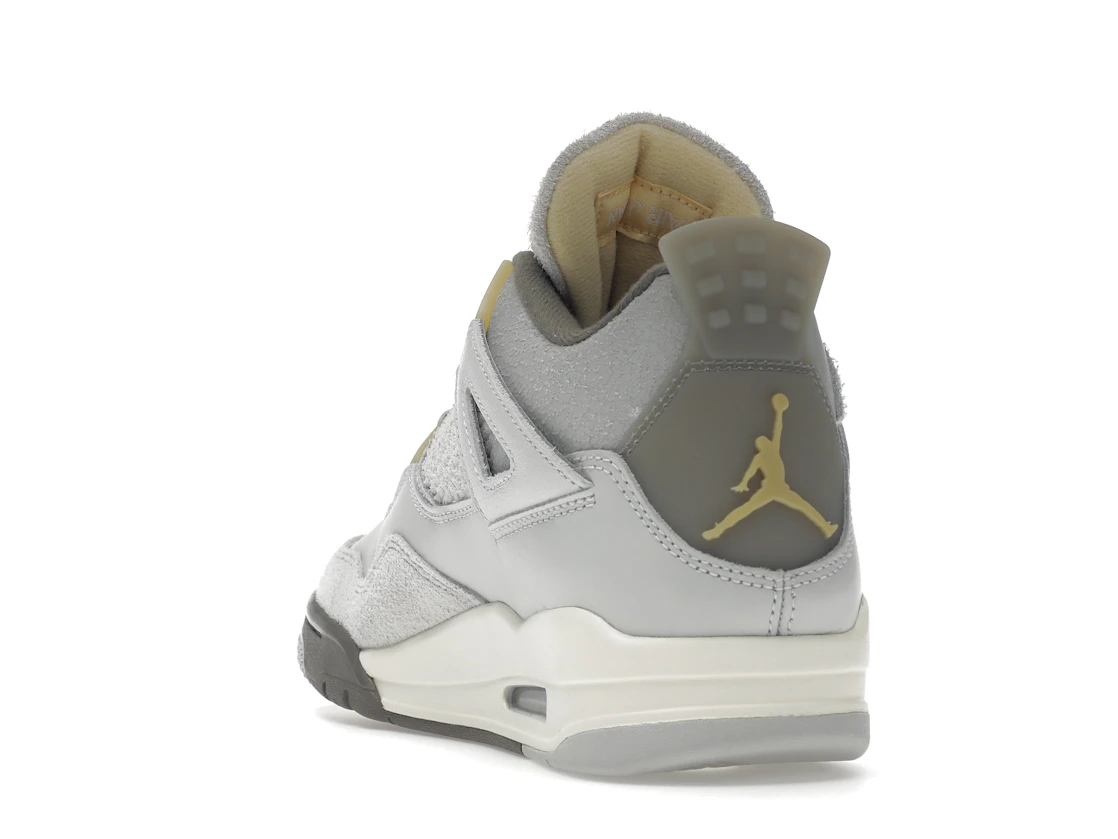 Vue 26 de Jordan 4 Retro SE Craft Photon Dust