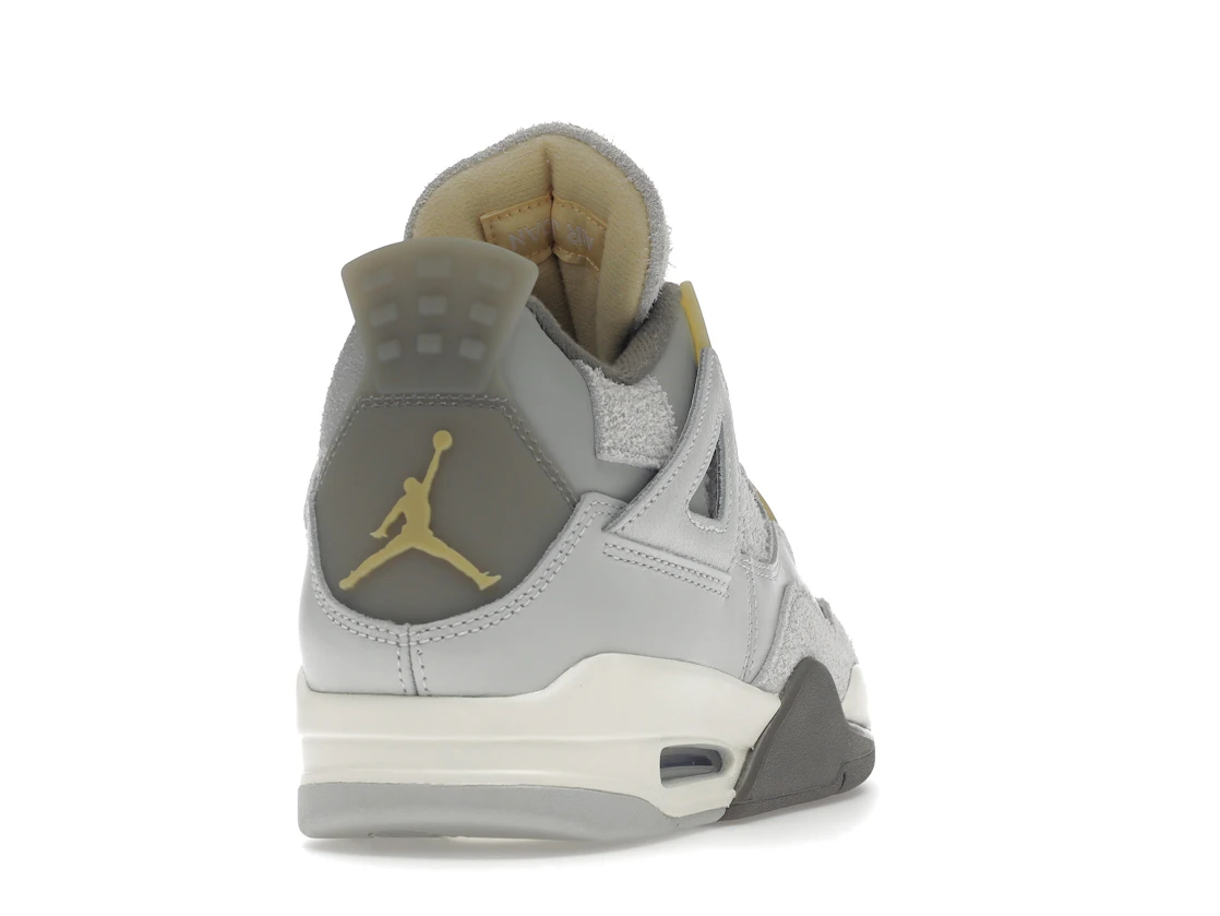 Vue 30 de Jordan 4 Retro SE Craft Photon Dust
