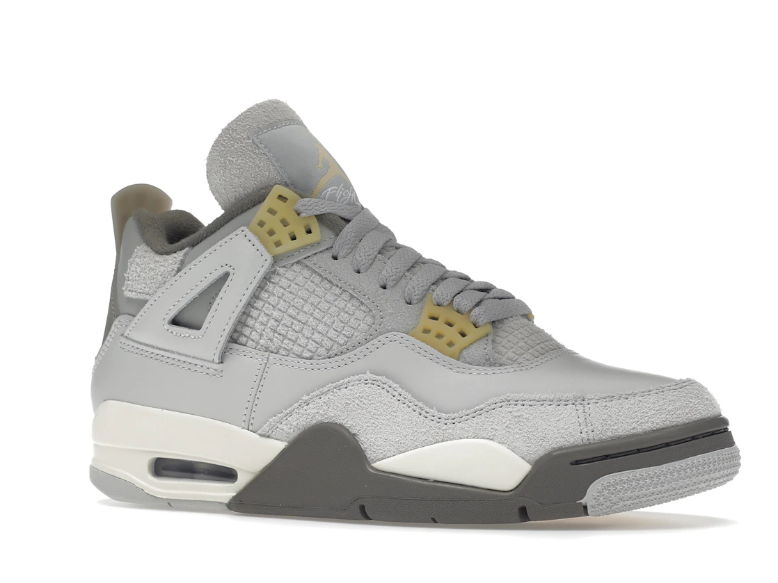 Vue 4 de Jordan 4 Retro SE Craft Photon Dust
