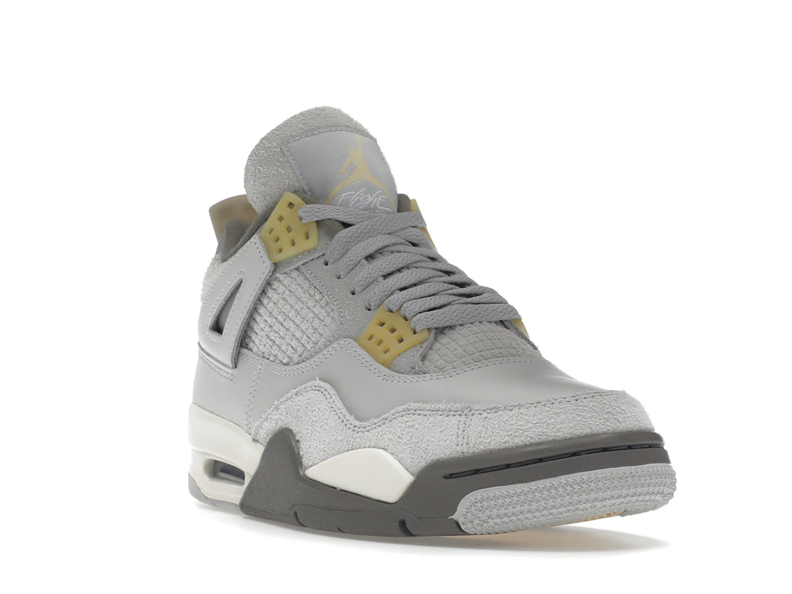 Vue 7 de Jordan 4 Retro SE Craft Photon Dust