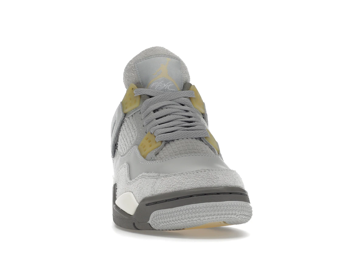 Vue 9 de Jordan 4 Retro SE Craft Photon Dust