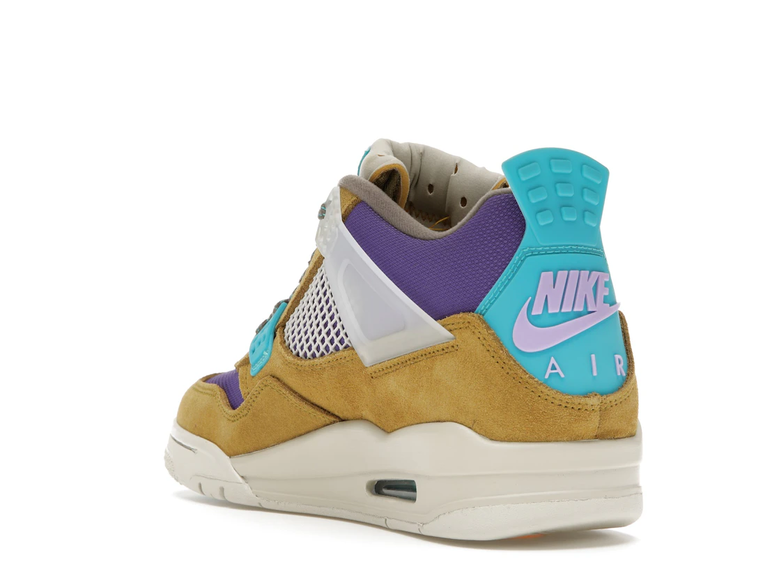 Vue 25 de Jordan 4 Retro SP 30th Anniversary Union Desert Moss