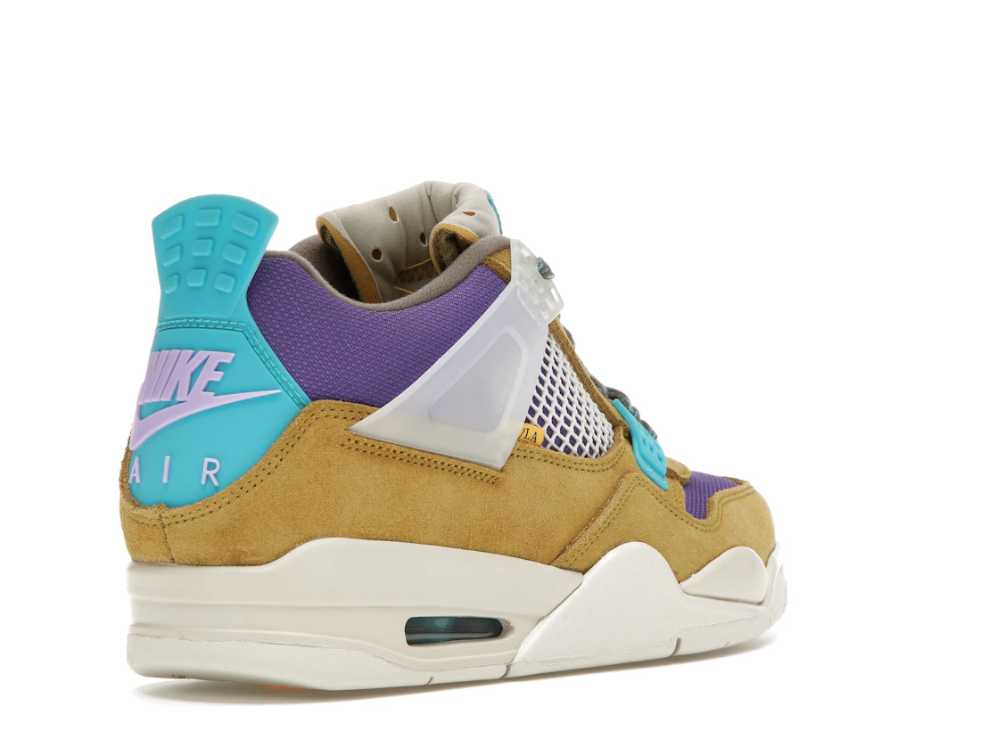 Vue 32 de Jordan 4 Retro SP 30th Anniversary Union Desert Moss