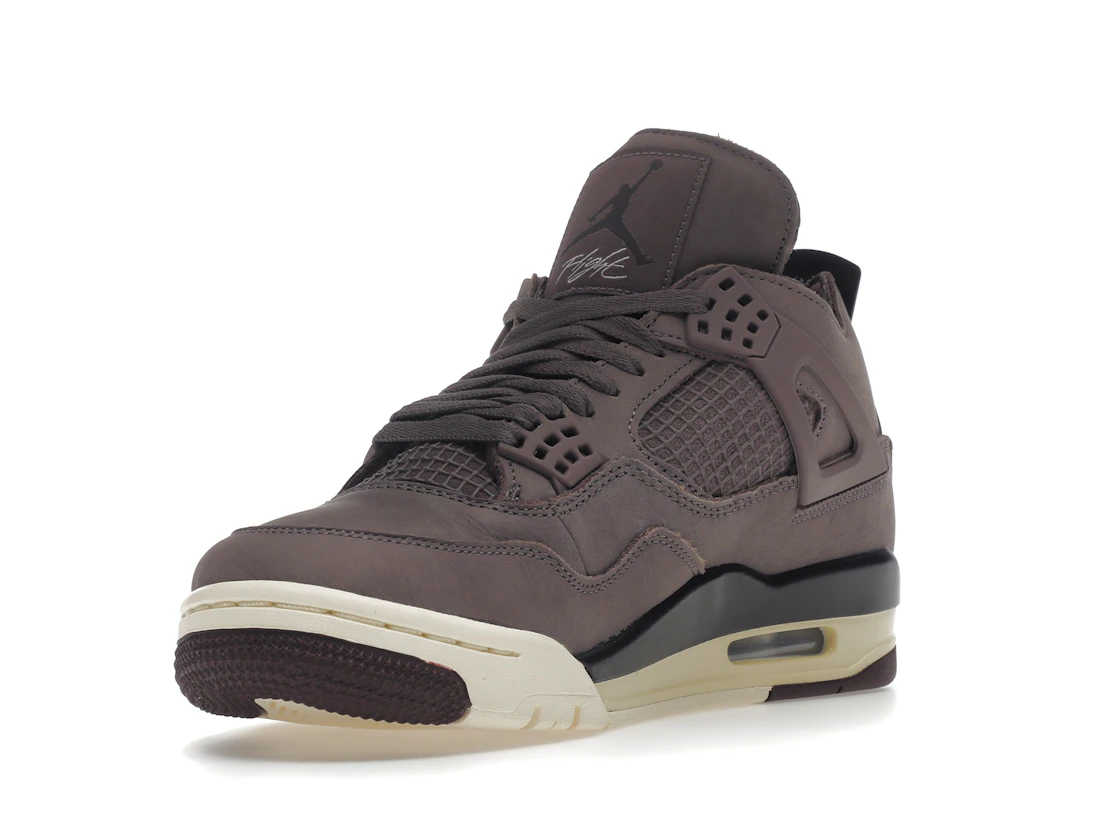 Vue 14 de Jordan 4 Retro SP A Ma Maniére Violet Ore