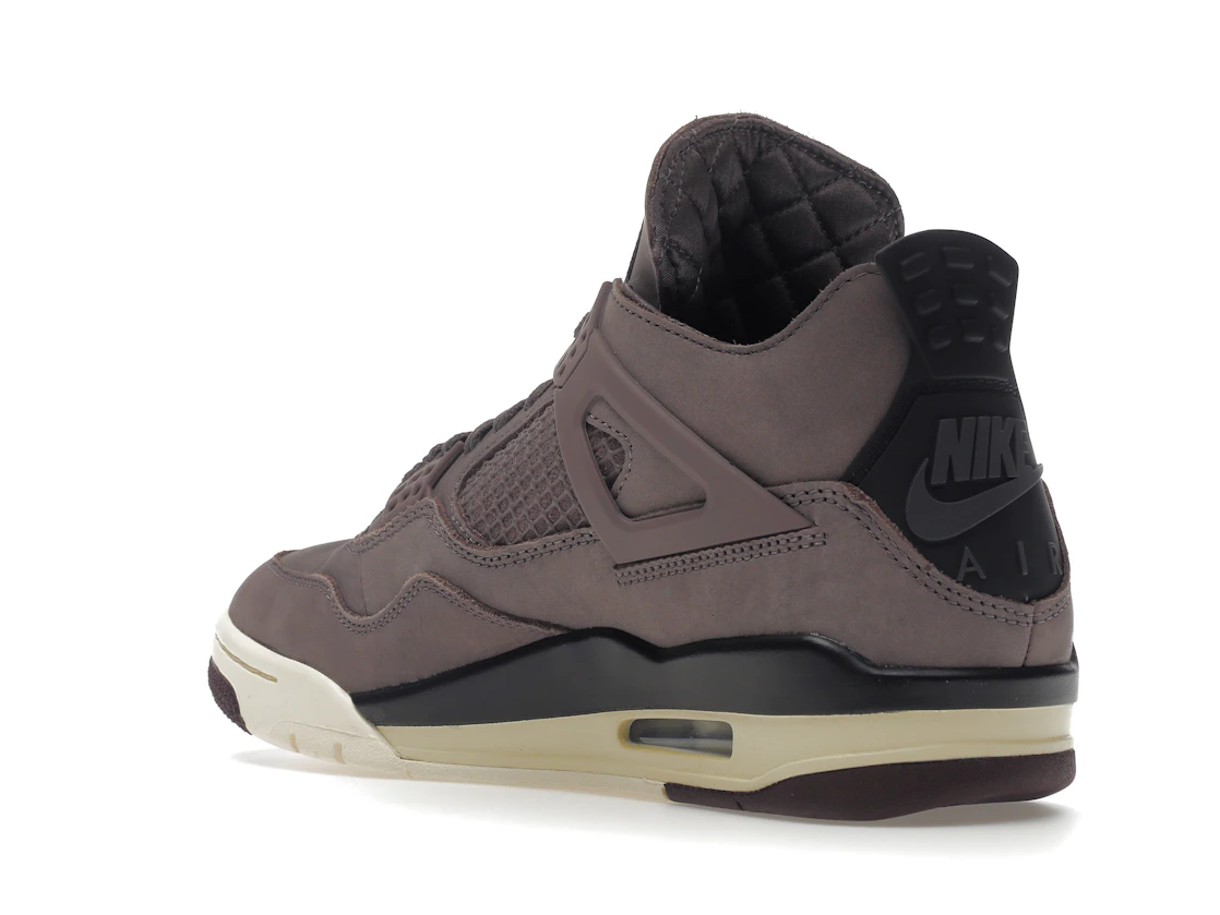 Vue 24 de Jordan 4 Retro SP A Ma Maniére Violet Ore