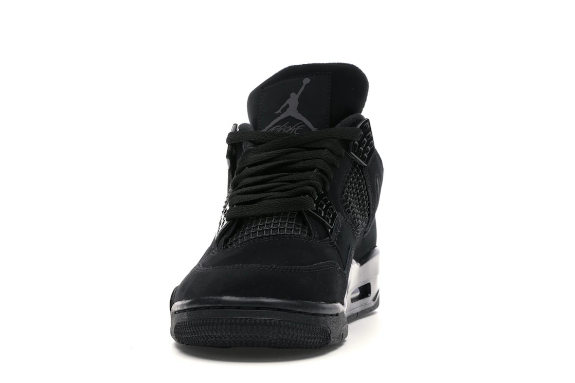 Vue 11 de Jordan 4 Retro Black Cat (2020)